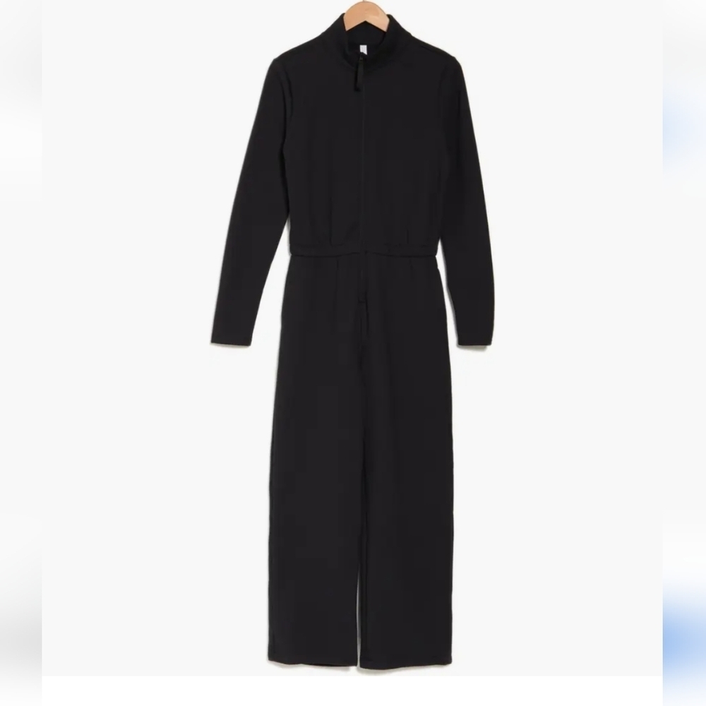 Freestyle Long Sleeve Knit Jumpsuit...Size Small